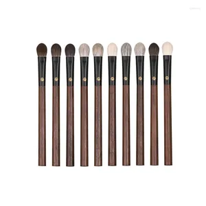 Pinceaux de maquillage professionnels faits à la main, 1 pièce, doux, écureuil, belette, poils de chèvre, en forme de cœur, ombre à paupières, manche en noyer