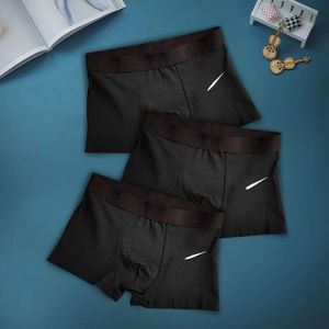 Mâle Boxer Boître respirant Men sous-vêtements Coton Mens Boxer Briefes Sous pour hommes Sexy Solid Color Pantal Pantal