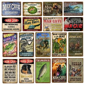 Man Cave Rule placa de estaño Letreros de metal Pesca Caza Cartel Casa de campo Etiqueta de la pared Arte vintage Artesanía Decoración pública Pintura personalizada Placa Tamaño 30X20CM w02