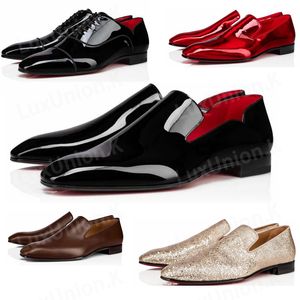 Hommes Designer Chaussures Habillées Pointu Noir Laque En Cuir Rivet Flash Chaussures En Cuir Hommes Mode Luxe Chaussures De Sport Chaussures De Mariage De Fête 38-45