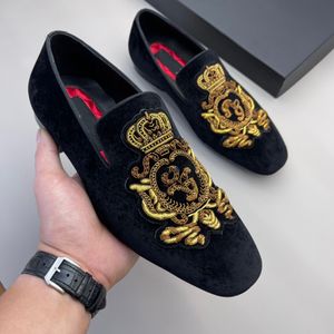 Hommes Designer chaussures Guangzhou cuir européen broder hommes noir britannique affaires chaussures décontractées carré une robe de pédale chaussures de mariage marée