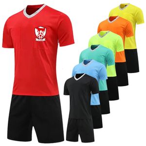 Hombres Árbitro Fútbol Jersey Conjuntos Profesional Vneck Fútbol Uniforme Manga corta Partido Juez Bolsillos Camisa y pantalones cortos 240312