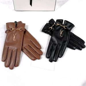 Guantes de cuero para hombres y mujeres Guantes de diseñador de moda mitones cinco dedos 7 colores productos de lujo