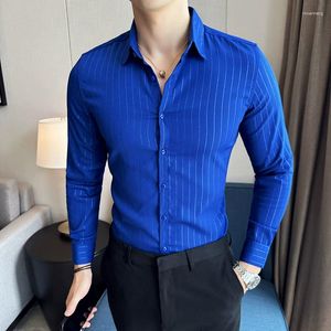 Chemises décontractées pour hommes 2024 Royal Blue Pinstripe Business pour hommes Slim Fit Blouse Social Party Tenues Travail Bureau Porter des vêtements de style coréen