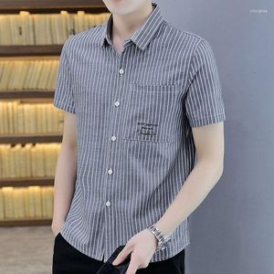 Chemises décontractées pour hommes Chemise et chemisier Vêtements à manches courtes Rayé Esthétique Homme Haut Slim Fit Bouton Style coréen Normal Régulier Designer