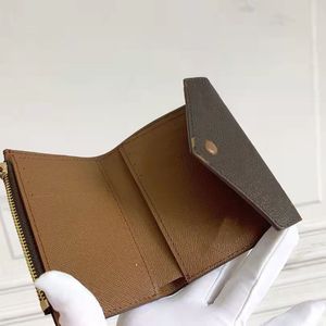 Porte-cartes de crédit pour hommes Purs à main de monnaie pour femmes à trois fois à trois fois le sac à main court PVC Business Pocket Pocket Luxury Purse avec sac à poussière et boîte multicolore