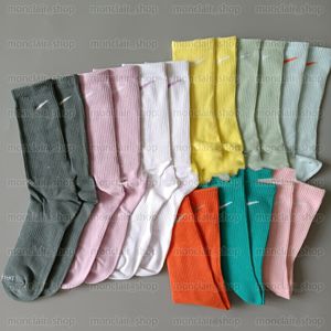 Chaussettes homme chaussettes mi-longues design trois paires de chaussettes femme Macaron respirant évacuant la transpiration couple chaussettes NK print