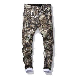 Pantalones vaqueros con estampado de piel de serpiente para hombre, ropa de calle alta de Hip Hop, pantalones elásticos ajustados rectos pintados de colores