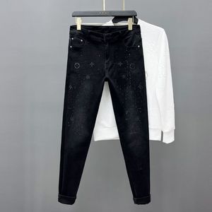 Jeans para hombres Diseñador Hot Diamond Print Broken Hole Net Red Slim Fit Pies Coreano Moda Marca Azul Nueve Puntos Otoño Nuevo M2MI