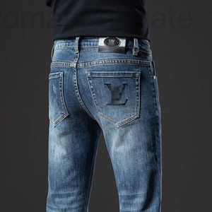 Jeans para hombres Diseñador Coreano Pies Pequeños Pantalones Slim Fit Grueso Alto Gama Europea Juventud GB82