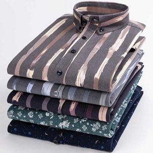 Polos masculins 100% coton Oxford Chemise Men Floral Long Slve décontracté plus taille 7xl Man Shirts imprimés de l'homme avec poche avant Nouveau homme Vêtements T240425