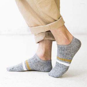 Calcetines para hombres Hombres Algodón Tweed Hilado Tobillo Moda Rayado Crew Sock Boys Verano Invierno Deporte Multi Colores Barco