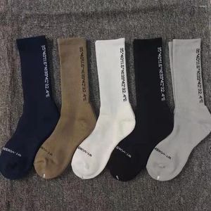 Chaussettes pour hommes et femmes, tube moyen, bas de serviette en coton, bas de sport japonais, couleur unie, cargo