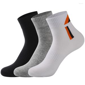 Calcetines deportivos para hombre, a la moda, absorbentes para el sudor, transpirables, para otoño e invierno, de tubo medio, de Color sólido, para correr, ciclismo, informales, de algodón