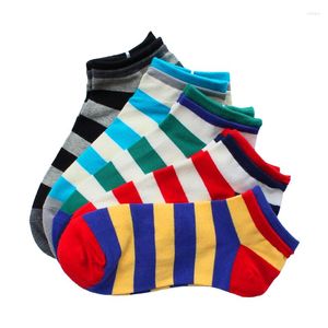 Chaussettes courtes à rayures en coton pour hommes, 50 paires, de haute qualité, Style Hip Hop Street, chaussettes basses, cadeaux pour hommes, vente en gros