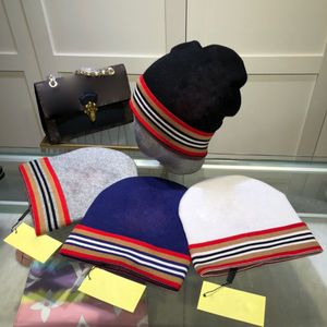 Diseñador deportivo para hombres Geanie Hat Women's Women's Autumn and Winter Wath Tarmth Hat Cartas Borded Stripes Bonnet