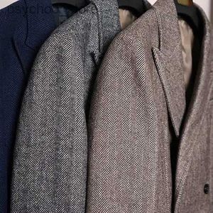 Costume pour hommes une pièce gris foncé marine à chevrons en laine Tweed longueur moyenne affaires rétro épaississement veste pour les garçons d'honneur de mariage Q230828