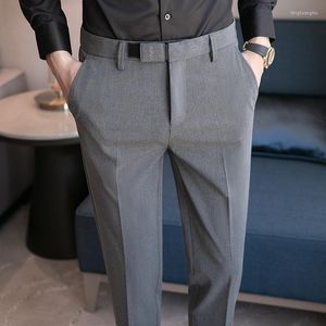 Trajes de hombre 2023 pantalones de vestir grises elegantes para hombre estilo británico ajustado fiesta Social gris Capris boda pantalones elásticos 28-36