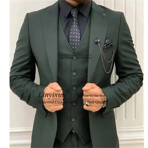 Trajes para hombres Blazers Classic Dark Green Slim Fit Trajes para hombres Solapa Boda Esmoquin Novio Prom Blazer masculino 3 piezas Chaqueta Pantalón Chaleco Terno Masculino 220909