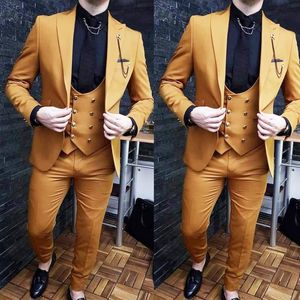 Costumes pour hommes Blazers Custom Made Brown Tuxedos Peaked Revers Wedding Groomsmen Double Breasted Blazer 3 Pieces Set Party Cala Masculina