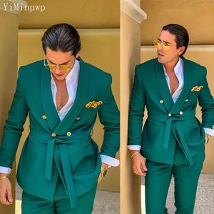 Trajes de hombre Blazers Diseñador Verde para hombre Conjuntos de chaqueta de 2 piezas Cinturón de doble botonadura Traje de viaje de fiesta de boda trajes de hombre Chaqueta Pantalones 230630