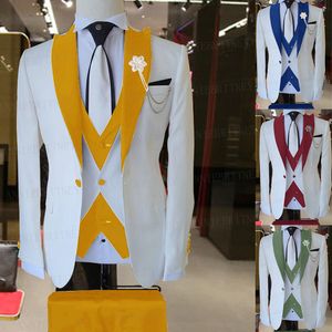 Trajes para hombres Blazers Hombres 3 piezas Slim Groom Wedding Set Diseños de moda Chaqueta de negocios blanca Chaleco Royal Gold Pants Vestido Tuxedo 221122