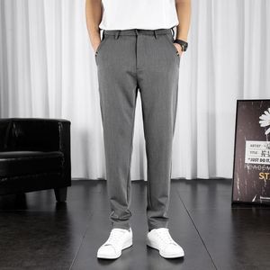 Trajes para hombres Blazers Verano Tela de seda para hombres Pantalones casuales Slim Fit Pantalones de color negro / gris / albaricoque Diseño formal de negocios Traje de algodón