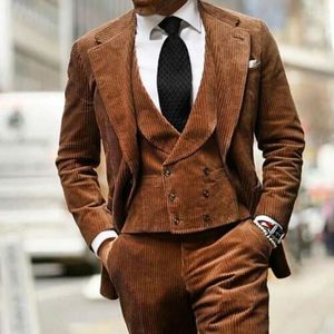 Trajes de hombre traje Homme marrón pana Vintage hombres hecho a medida 3 piezas boda novio personalizado esmoquin graduación Slim Fit 3 uds