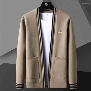 Suéteres para hombre, suéter bordado de abeja de diseñador para hombre, cárdigan de marca, abrigo informal coreano, ropa elegante de otoño 2022 para hombre