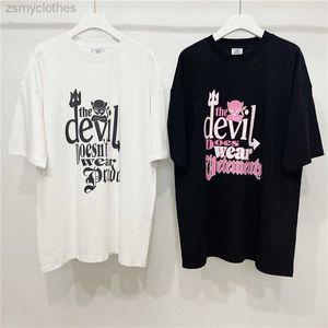 T-shirts pour hommes Bonne qualité Le diable porte des Vetements Mode T-shirt Hommes Vetements Femmes T-shirt Édition Limitée Tee VTM Manches Courtes