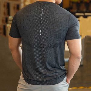 T-shirts pour hommes Hommes Athletic Top Activewear Shirt 85 Nylon 15 Spandex Hommes Vêtements de course Gym Sports légers Slastic T-shirts J230531