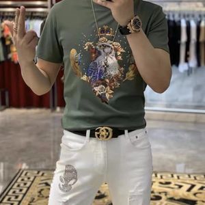 Camisetas para hombres Algodón mercerizado Estilo occidental Verano Nueva marca de moda Láser colorido Lujo Barroco Águila Rhinestone Camisetas Hombre Top Verde Negro Blanco M-4XL