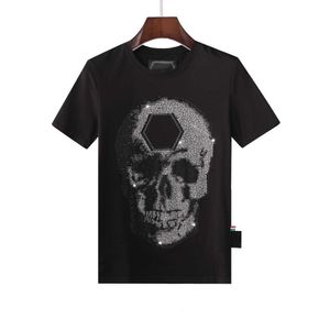 Camisetas para hombre pleinxplein Camisetas para hombre calaveras letras de metal cuero bordado plein plan tendencia de la moda europea cuello redondo pp Camisas blanco y negro