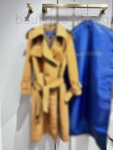 Trenchs d'hommes Marque de designer Liu Yifei's Même style L Famille Camel Coupe-vent Manteau Femme Mi-Longueur Classique Simple Mode Britannique GG0E
