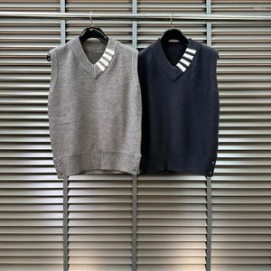 Chalecos para hombres Chaleco de lana Sin mangas Tops a rayas Otoño Invierno Moda de lujo coreana Alta calidad Cuello en V Diseño suave Mujer