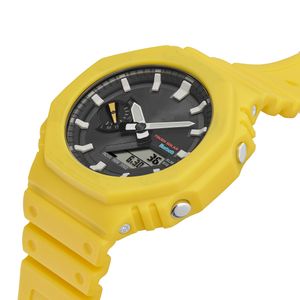 Reloj deportivo amarillo de cuarzo digital 2100 para hombre con todas las funciones Hora mundial LED Luz automática de elevación de mano Serie GA Oak 2559