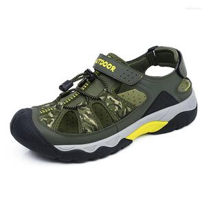 Sandales masculines plus taille pour les chaussures de sport d'été confortables pour les jeunes extérieurs de plage de plage camouflage couleurs décontractées comtable