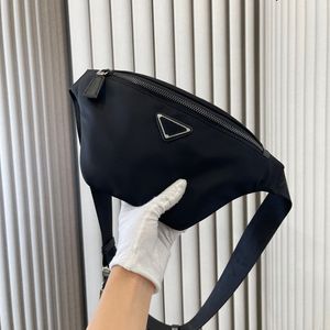 Hombre Mujer Bolso de diseñador Bolsos de cintura de nailon negro Bolso cruzado Cinturón de moda Bolsas de mensajero Hombro Bumbag Monedero de viaje Fanny Pack