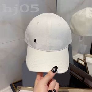 Gorra para hombre color sólido b sombrero de lujo espalda tamaño ajustable hebilla snapbacks de moda patrón de bordado de letras verano estilo deportivo al aire libre amantes sombrero algodón PJ054 C23