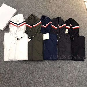 Chaqueta para hombre Marca francesa M Diseñador para el hogar Mujeres para hombre Abrigo de lujo real Insignia bordada clásica Chaquetas con capucha Tienen NFC Tamaño S-3XL