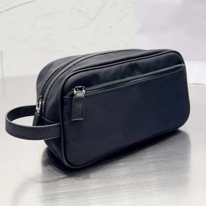 Sac de maquillage pour hommes Sac cosmétique de créateur Nylon noir Petit sac de toilette Voyage maquillage sac à main pochette de lavage sac à main de mode TOP 2024