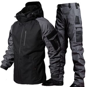 Chándales para hombre Conjuntos de chaquetas impermeables tácticas Hombres Traje de entrenamiento de combate Ropa de trabajo de concha suave al aire libre SWAT Chaquetas con capucha del ejército Pantalones 2 piezas Set 230731