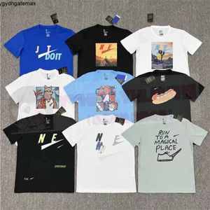 Camisas de diseñador de camisetas para hombres Camiseta Alphabet Alphabet Womens Casual Loose Shorts Fleece Sports Mangas cortas disponibles en una variedad de estilos