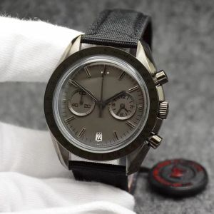 Relojes para hombre Movimiento de cuarzo de 44 mm Cronógrafo Esfera gris Correa de cuero negra Lado oscuro del anillo que muestra marcas Relojes de pulsera para hombre