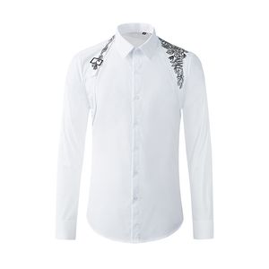 Ruban de boucle en métal sur la chemise à manches longues à manches longues mince chimise homme, chemises robes masculines en coton pur haut de gamme