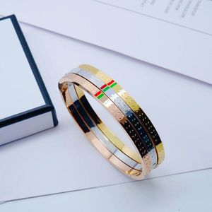 Bracelet de créateur en métal homme gravure rayure petite amie hip hop lettre Amour Bracelet créateur de bijoux pour femmes bracelet de luxe chanceux hommes à la mode ZB058 F23