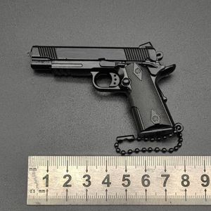 Pistolet en métal modèle 1:3 pistolet porte-clés pendentif détachable à la main Miniature pistolet jouets assemblage gratuit cadeau 1987