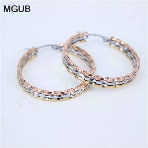 MGUB boucles d'oreilles en acier inoxydable tricyclique entre la couleur or femme mode bijoux usine bijoux en gros LH188 240301