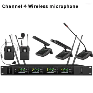 Microphones Diversité d'antenne à quatre canaux Microphone Microphone U-segment Handheld Headset Conference Engineering KTV WiFi