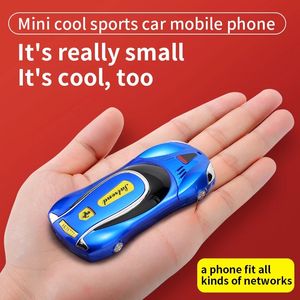 Mini voiture forme enfants téléphone portable débloqué quadri-bande GSM téléphones portables couverture en métal robuste solide soutien double cartes Sim Cool jouet téléphone portable pour les enfants